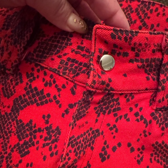 ⚡️⚡️Red and Black Snake Print Pants⚡️⚡️ - Picture 8 of 9